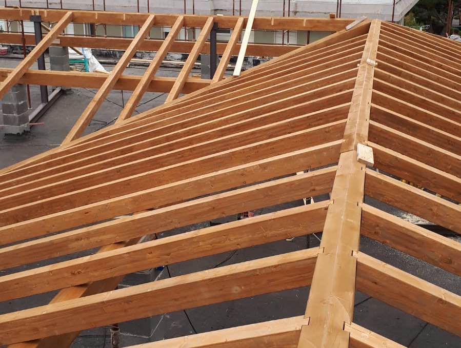 Travature per tetti in legno massiccio